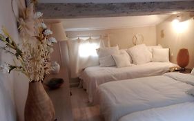 Bed And Breakfast La Maison Perchee À